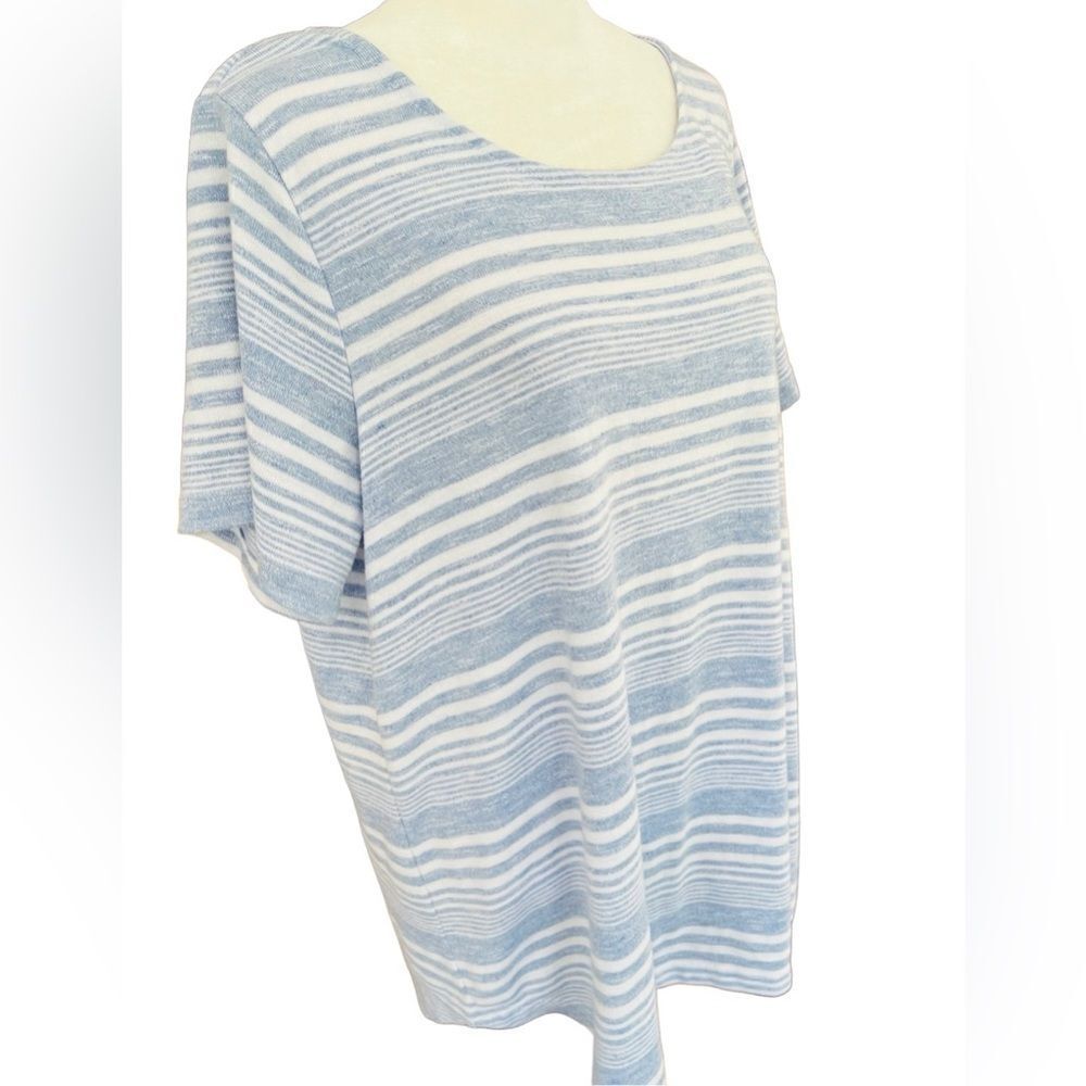 Rose & Olive blue & white striped knit top with buttons down the back size 1X - Picture 6 of 7